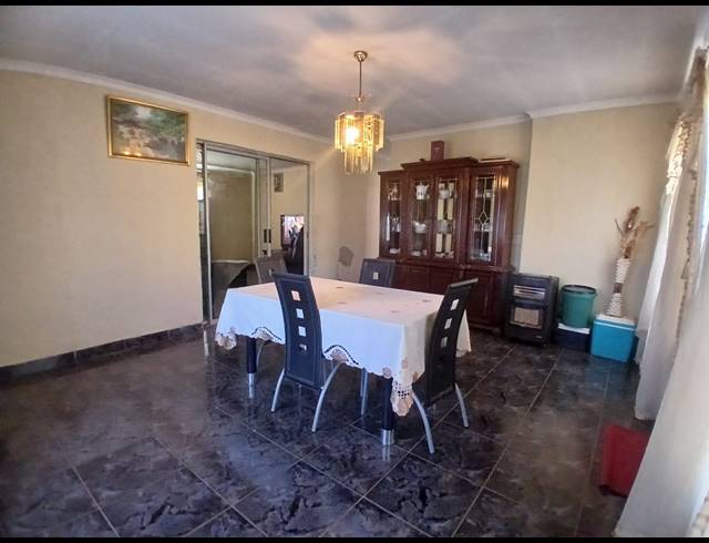 3 BEDROOM FREEHOLD FOR SALE IN SEBOKENG ZONE 10